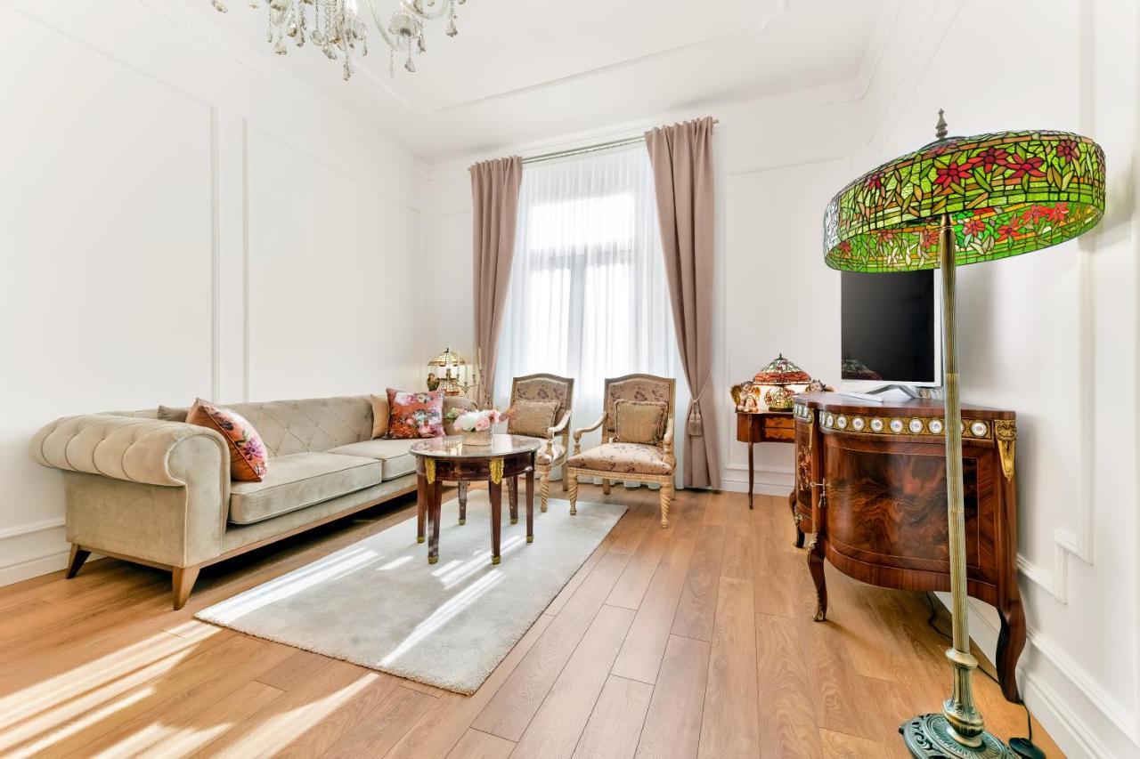 Luxury Class Apartment - 1St Floor, Large Apartment, Downtown, Newly Renovated, Fast Wifi, 4X Air Conditioning 萨格勒布 外观 照片