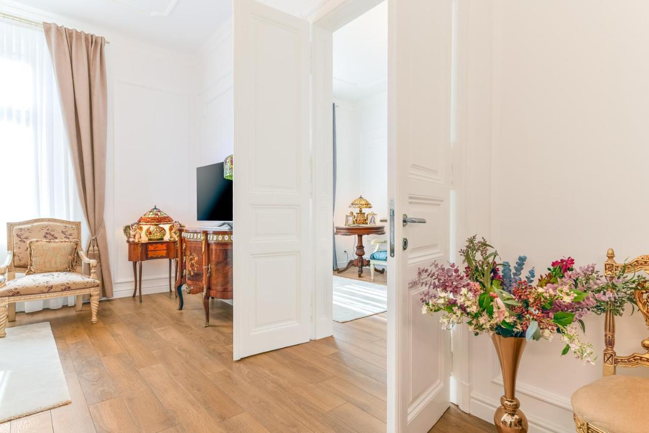 Luxury Class Apartment - 1St Floor, Large Apartment, Downtown, Newly Renovated, Fast Wifi, 4X Air Conditioning 萨格勒布 外观 照片