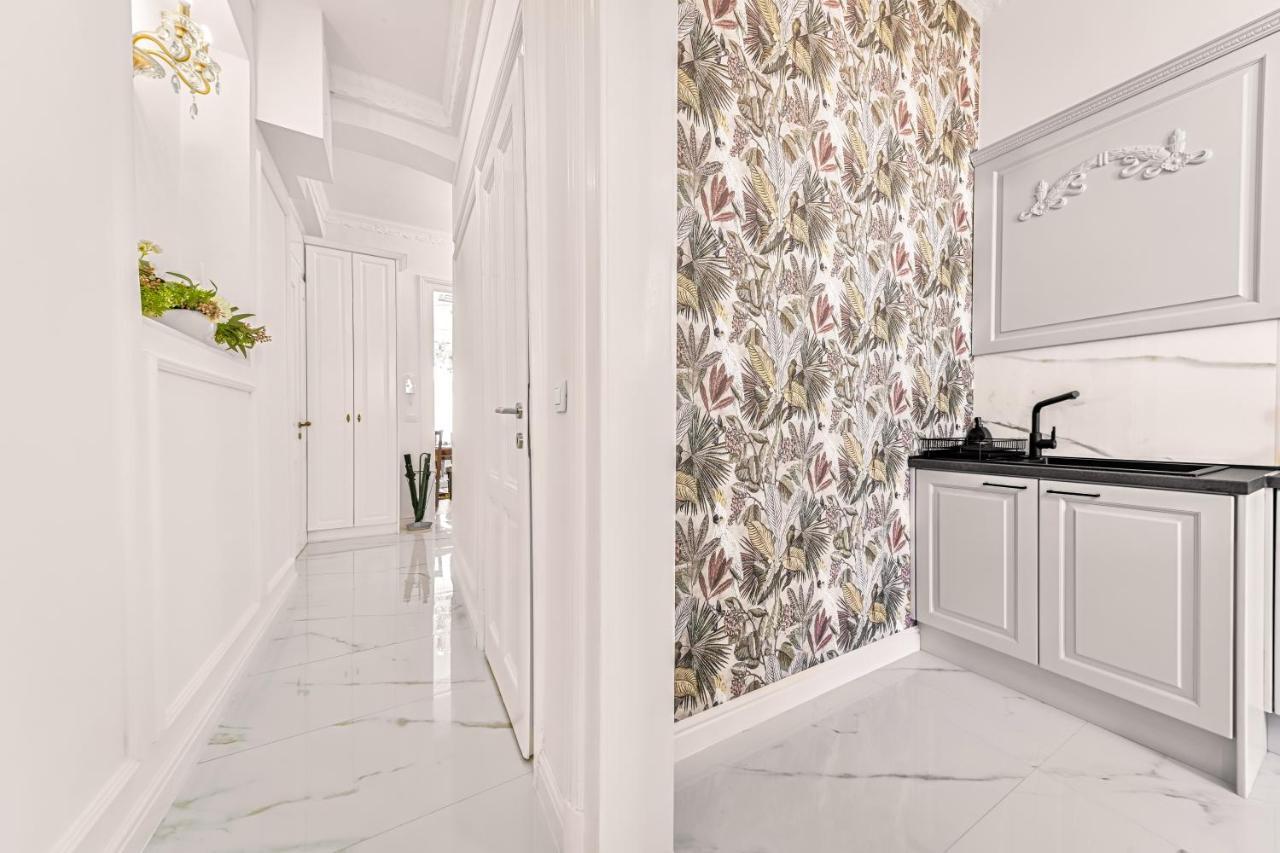 Luxury Class Apartment - 1St Floor, Large Apartment, Downtown, Newly Renovated, Fast Wifi, 4X Air Conditioning 萨格勒布 外观 照片